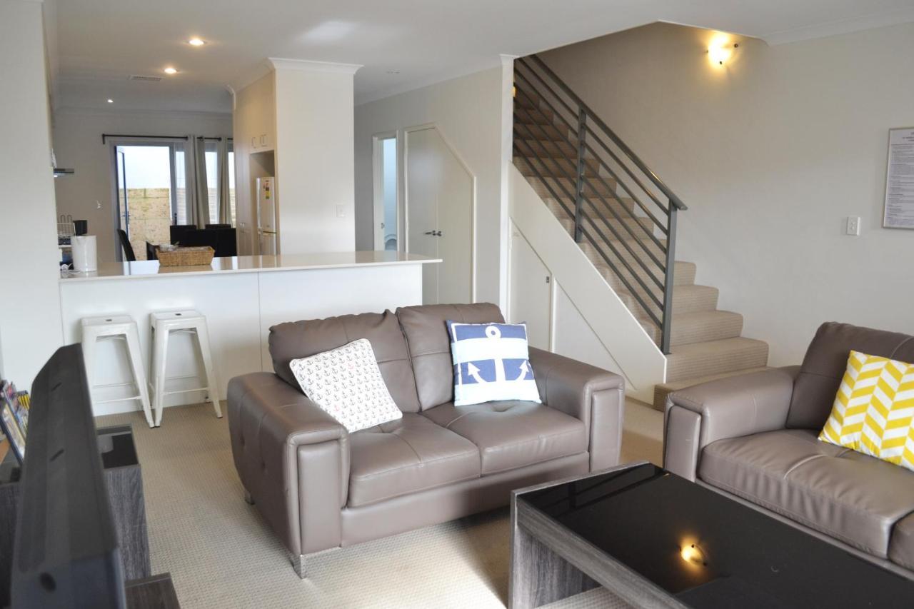 North Coogee Beach House Fremantle Buitenkant foto