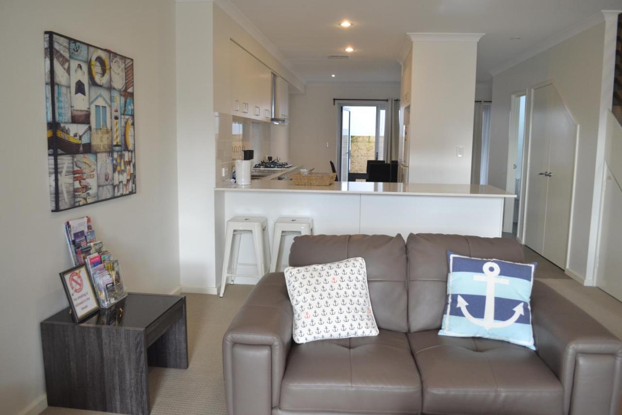 North Coogee Beach House Fremantle Buitenkant foto