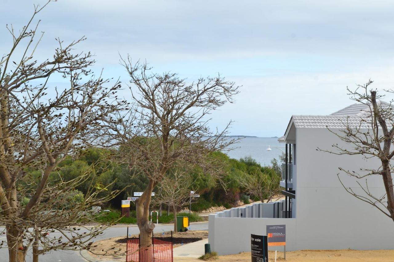 North Coogee Beach House Fremantle Buitenkant foto